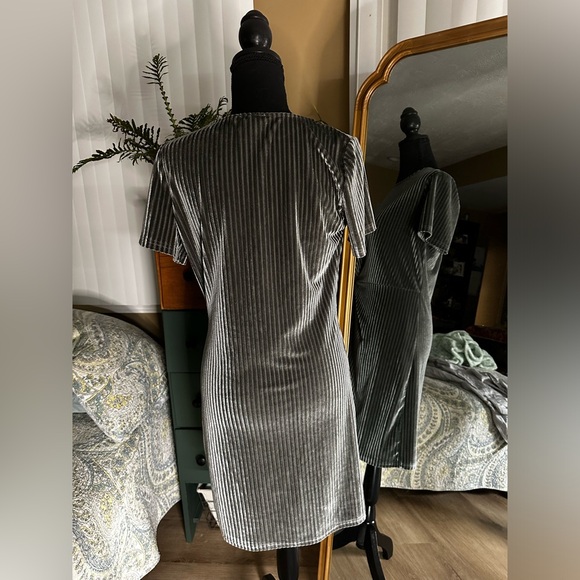 She and Sky Metallic Corduroy Pattern Midi Dress - Picture 4 of 9